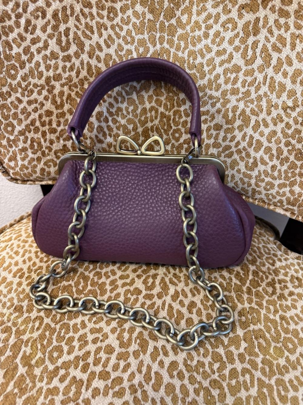 HANDMADE Burgundy/Plum Leather Satchel/Shoulder Bag w Bow Kisslock Gold hardware - Picture 7 of 16